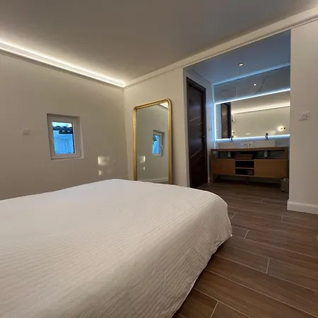 31 - Modern Holiday home *